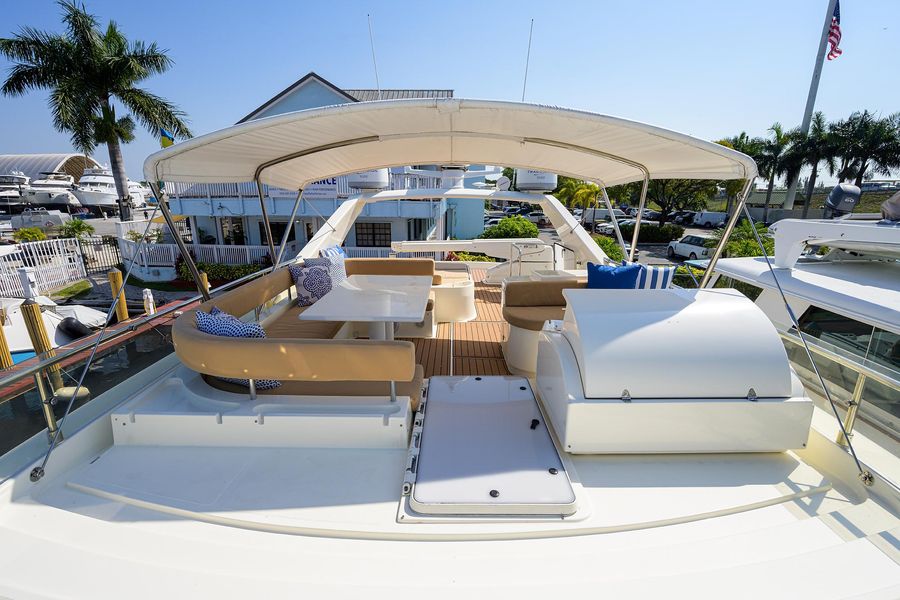 2000 Ferretti Yachts 72