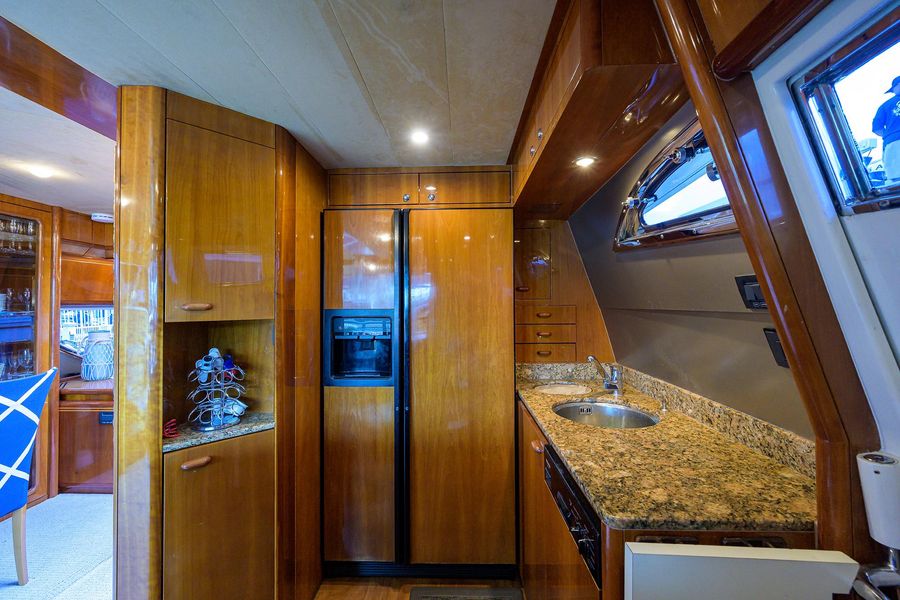 2000 Ferretti Yachts 72