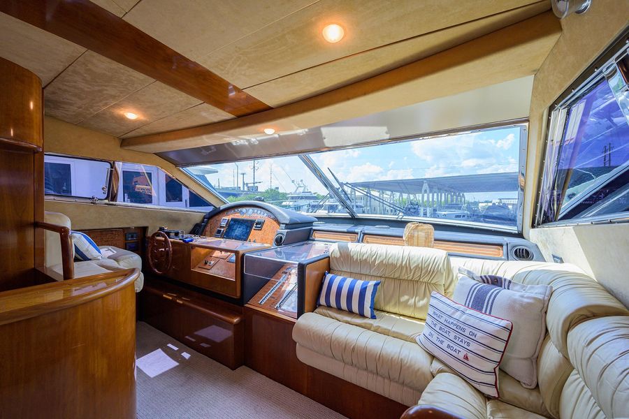 2000 Ferretti Yachts 72