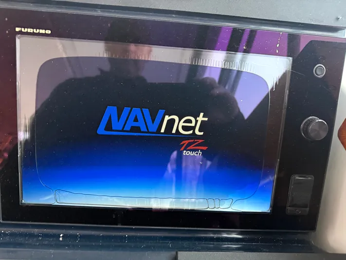 Wrangler Yacht Photos Pics NAVnet TZ Touch on Pursuit 3400 Express 2003 display.