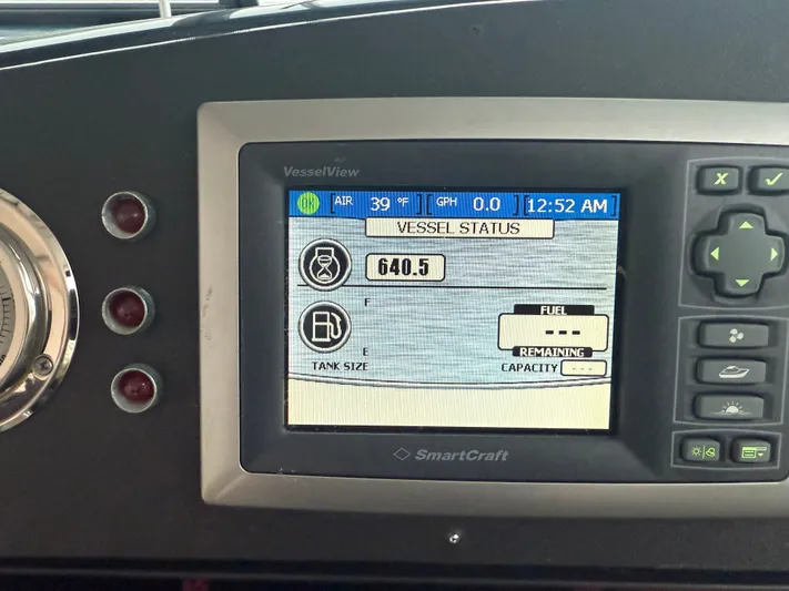 Wrangler Yacht Photos Pics SmartCraft display on Pursuit 3400 Express boat, 2003 model.