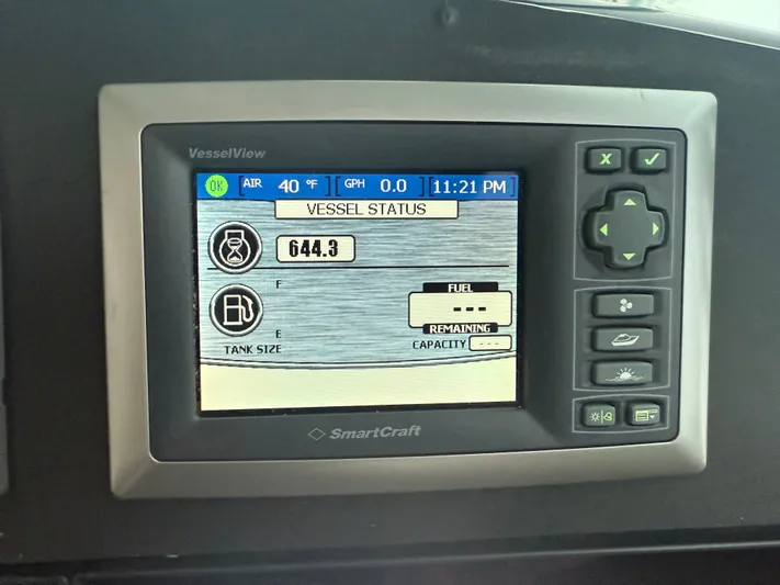 Wrangler Yacht Photos Pics SmartCraft VesselView display on Pursuit 3400 Express 2003.