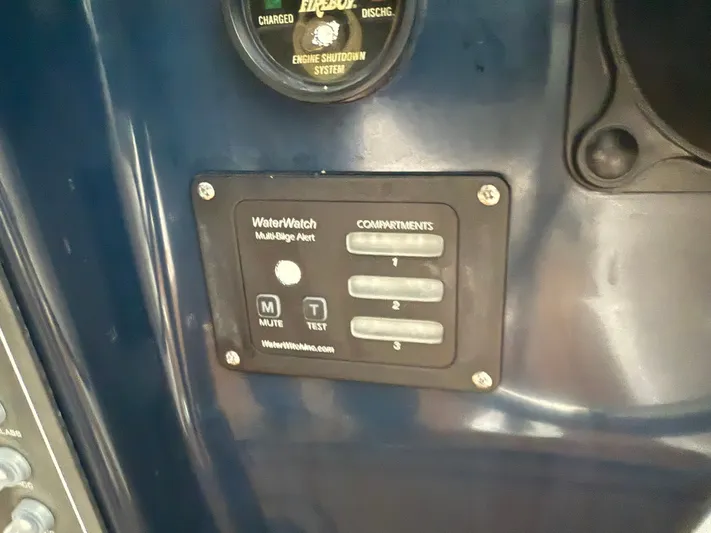 Wrangler Yacht Photos Pics Water monitoring system on Pursuit 3400 Express 2003 boat.