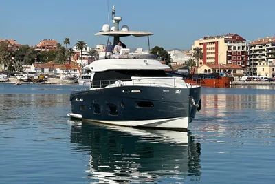 2014 Azimut Magellano 50