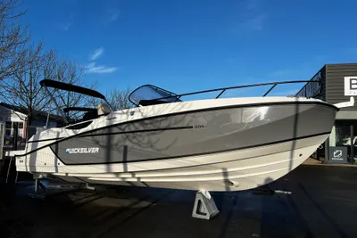 2026 Quicksilver 805 Open