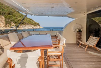 Yacht