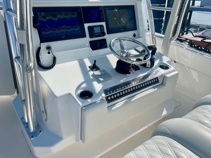 2019 Invincible 39 Open Fisherman