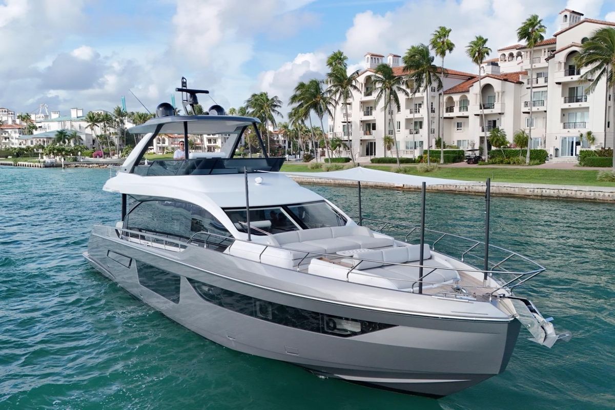 2023 Azimut 68 
