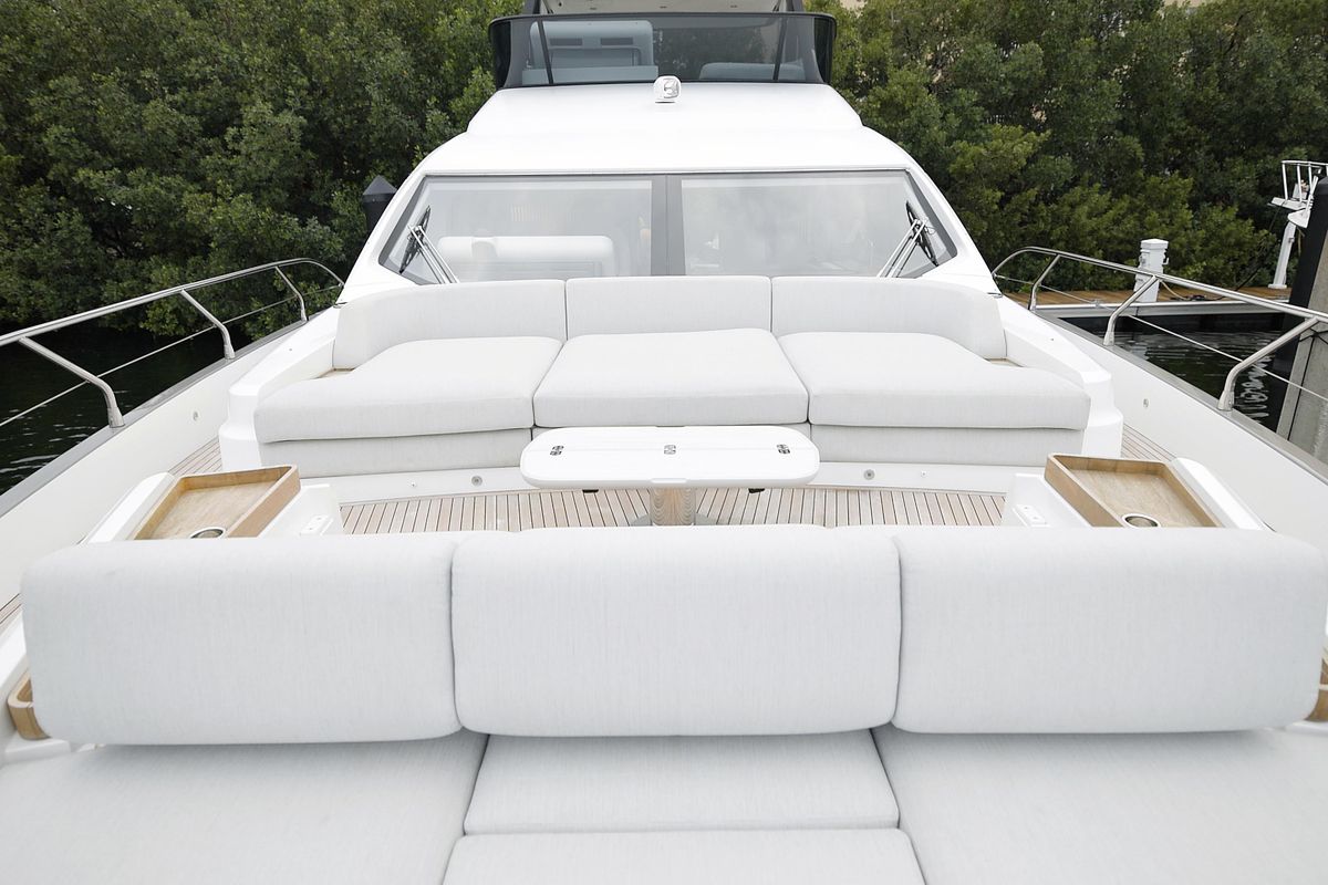 2023 Azimut 68 