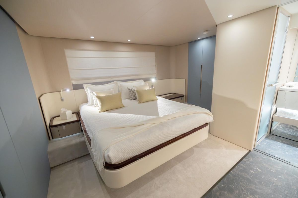 2023 Azimut 68 