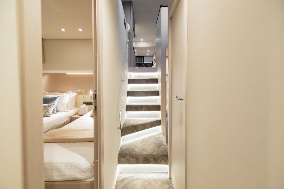 2023 Azimut 68 