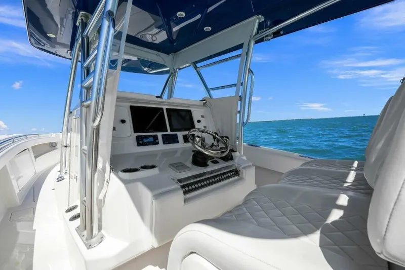 No Name Yacht Photos Pics Helm