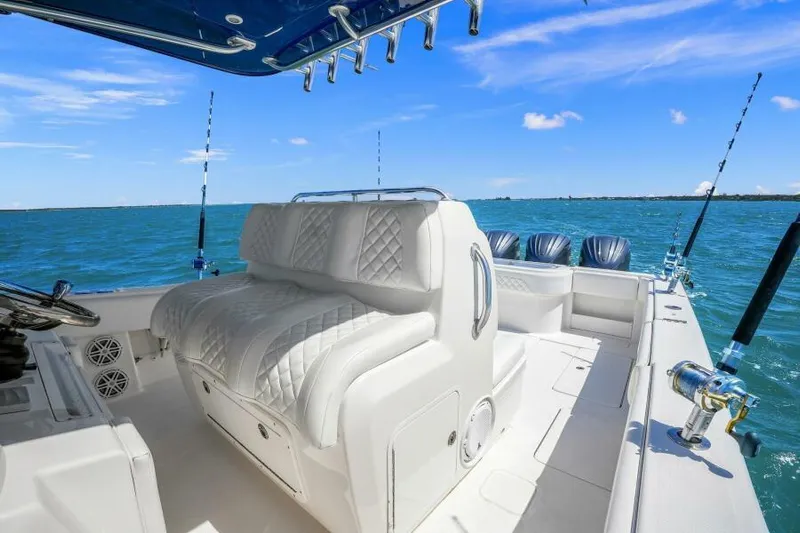 No Name Yacht Photos Pics Helm