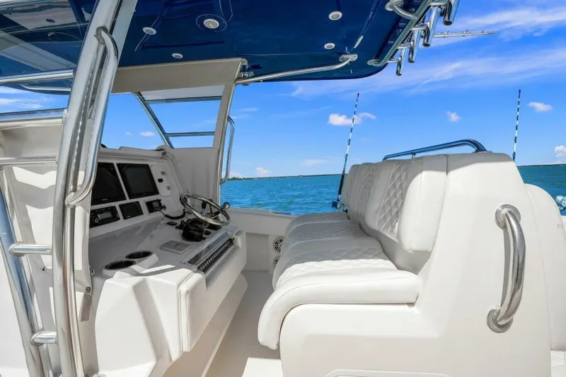 No Name Yacht Photos Pics Helm