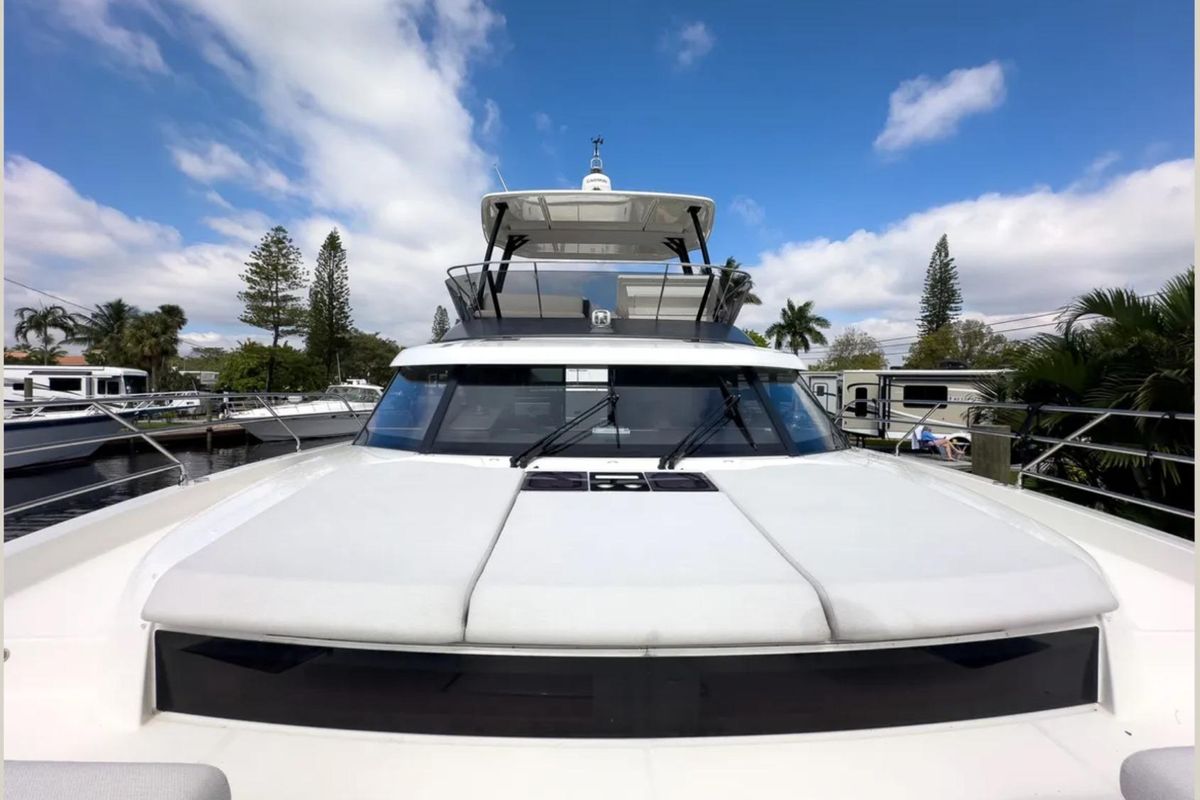 2023 Prestige 48 