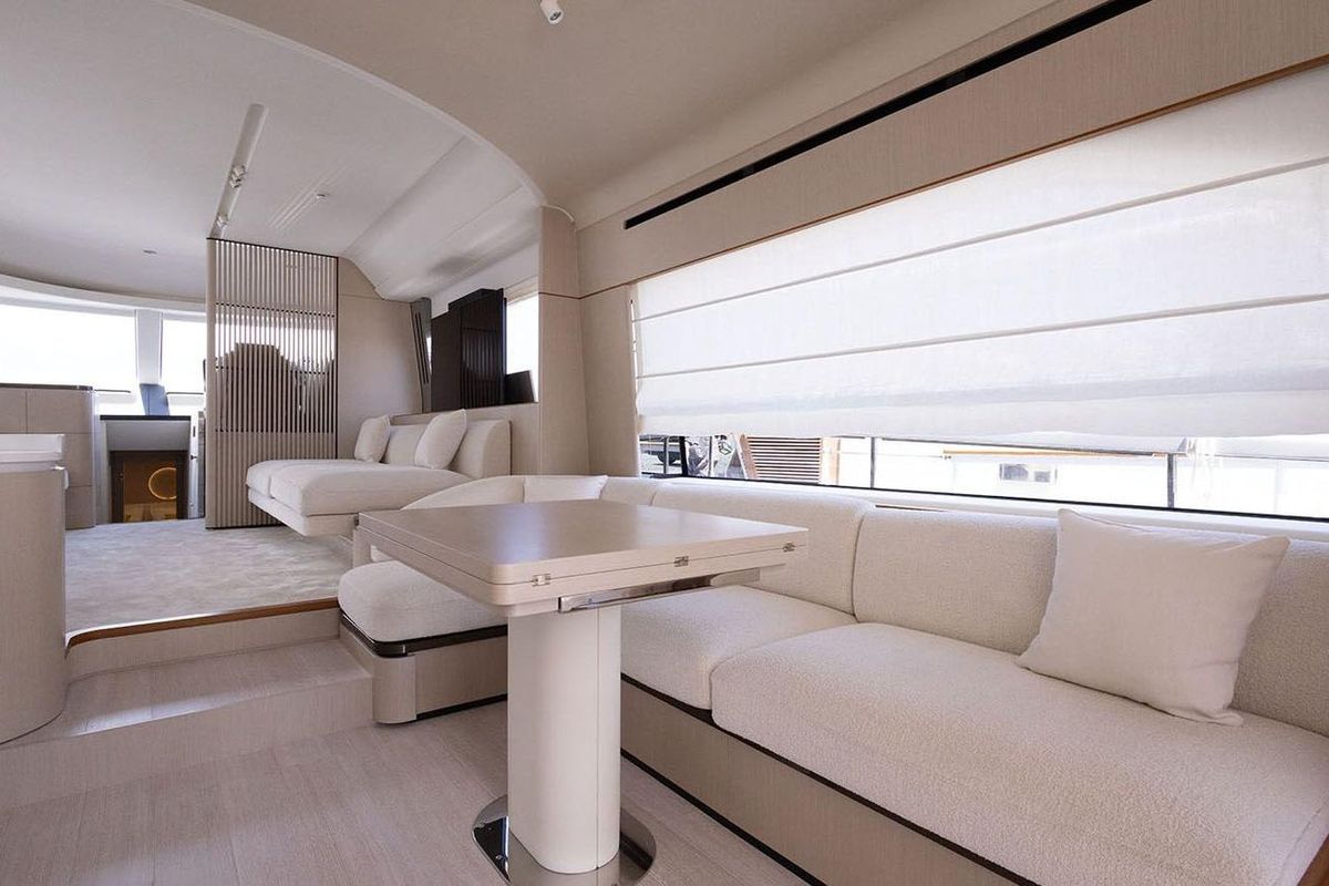 2025 Azimut 68 