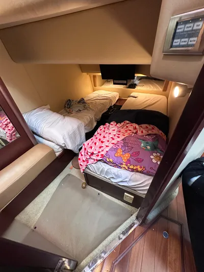  Yacht Photos Pics Interior of 2007 Sea Ray 36 Sedan Bridge with beds.