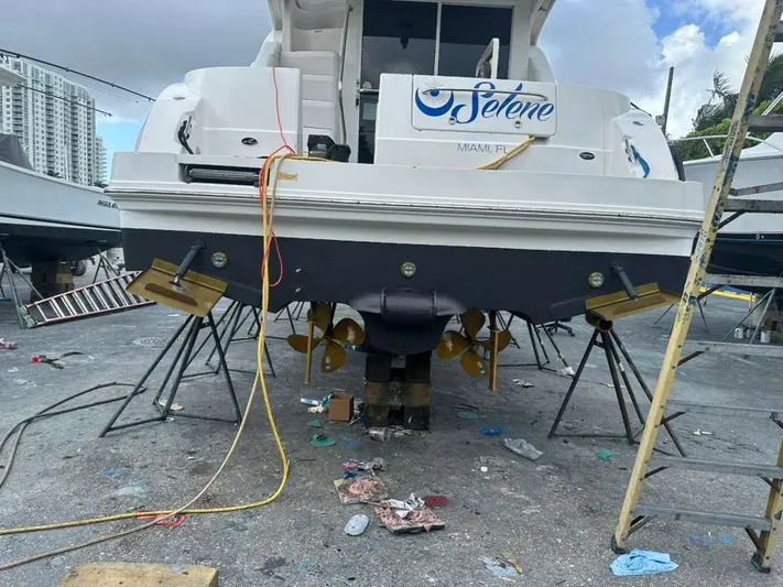  Yacht Photos Pics 2007 Sea Ray 36 Sedan Bridge on dry dock in Miami.