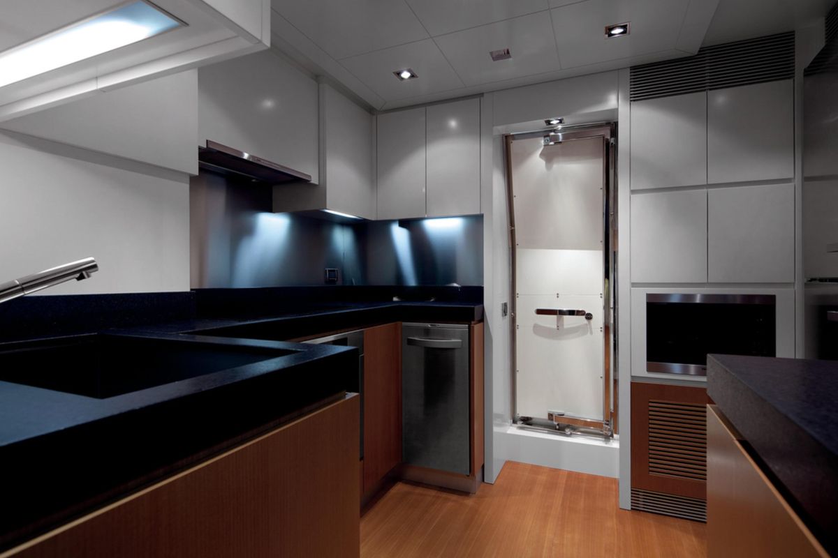 2011 Azimut 87 