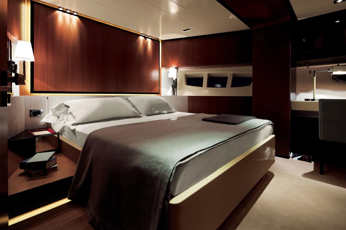 2011 Azimut 87 