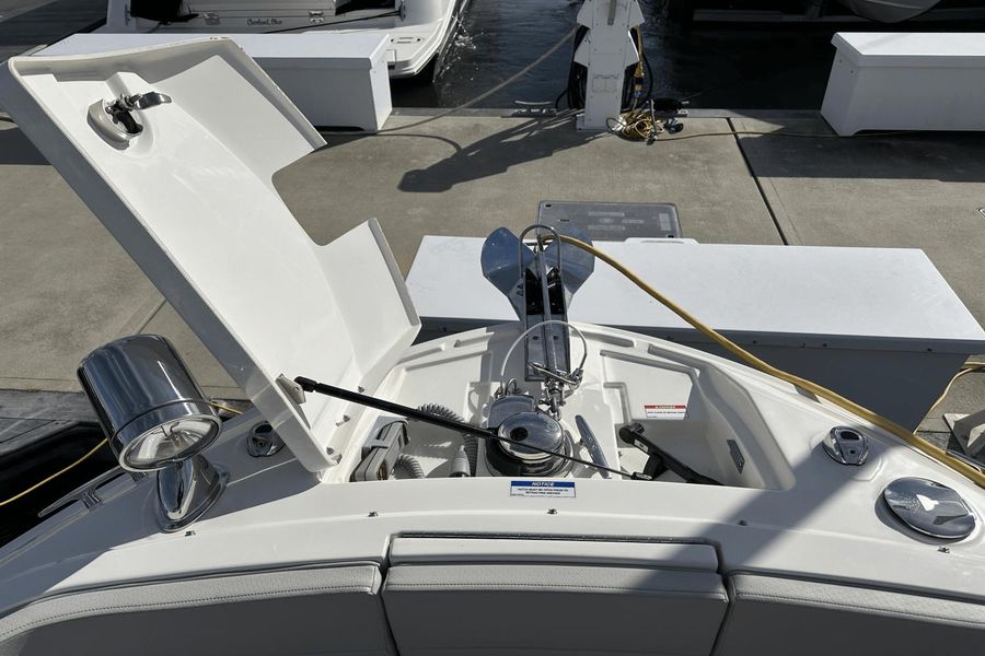 2023 Sea Ray 310 SLX Outboard