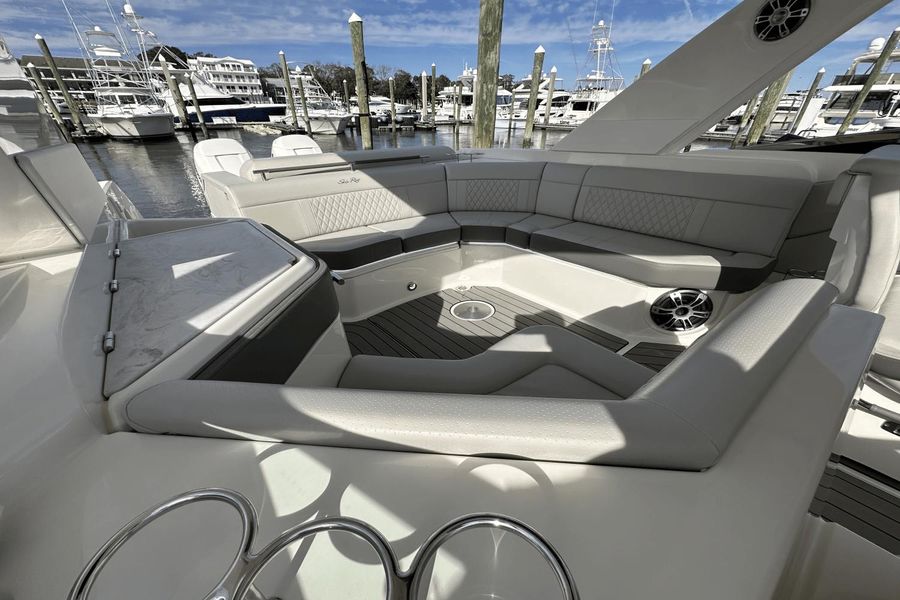 2023 Sea Ray 310 SLX Outboard