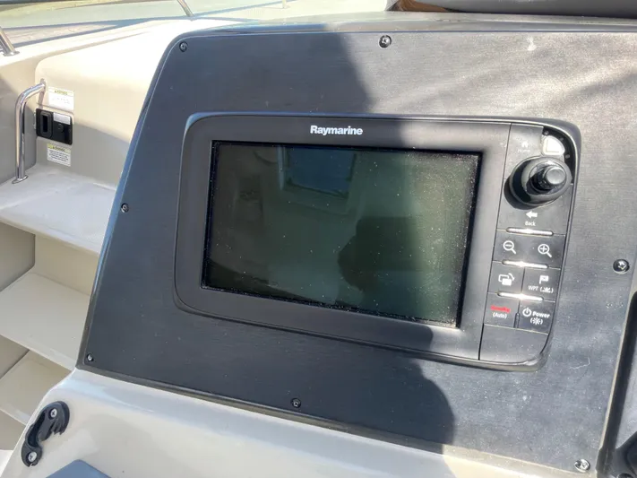  Yacht Photos Pics Raymarine navigation system on 2014 Sea Ray 370 Sundancer boat.