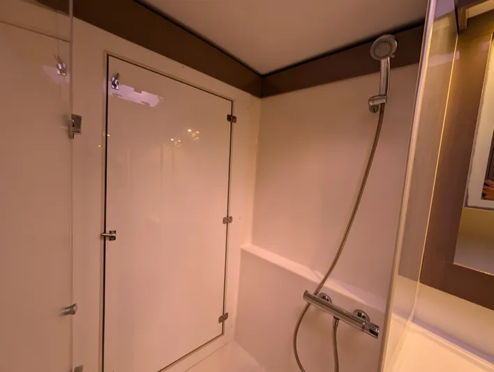 Anila Yacht Photos Pics 