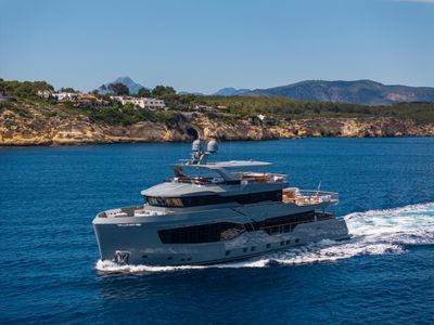 Yacht