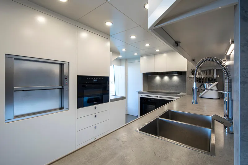 Oscar Yacht Photos Pics 