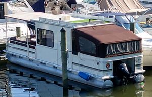 Sun Tracker PARTY CRUISER 32 Regency Edition