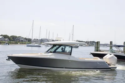 Chris-Craft Calypso 32