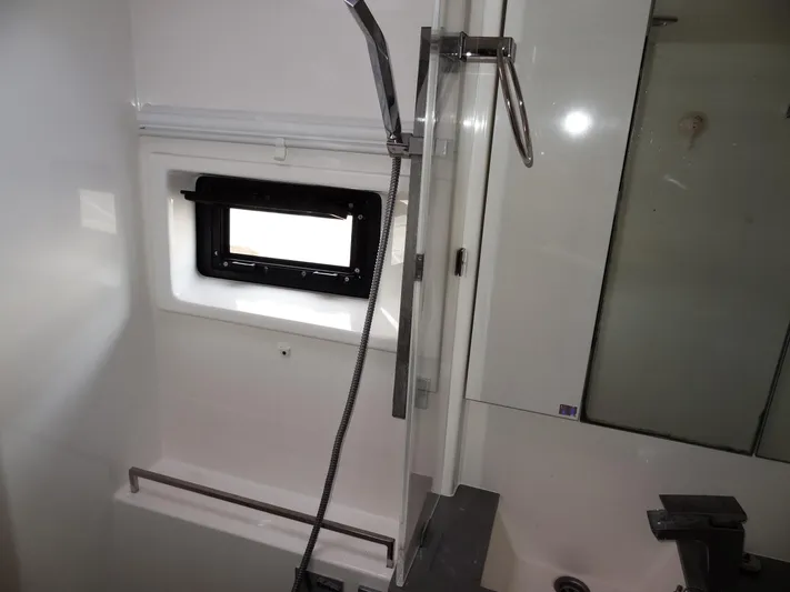 Salty Kiss Yacht Photos Pics 