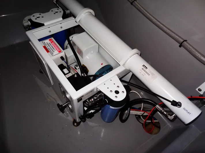 Salty Kiss Yacht Photos Pics 