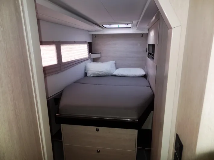 Salty Kiss Yacht Photos Pics 