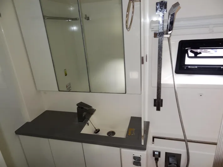 Salty Kiss Yacht Photos Pics 