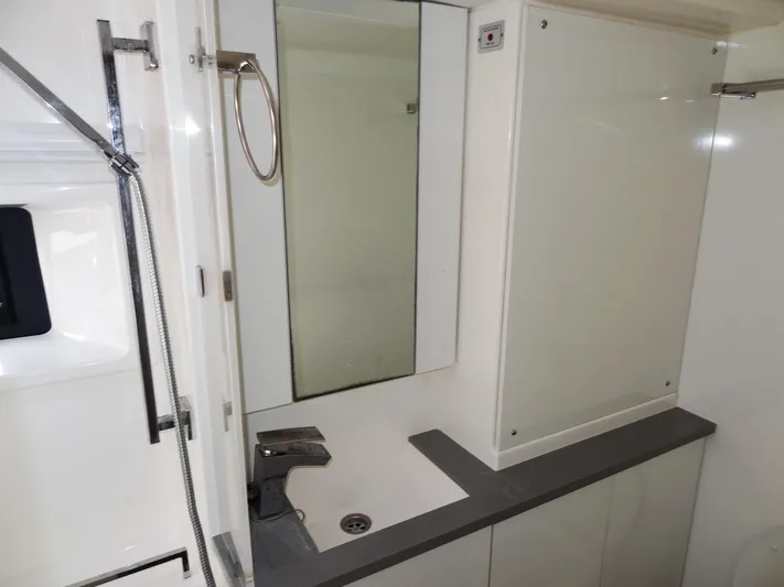 Salty Kiss Yacht Photos Pics 