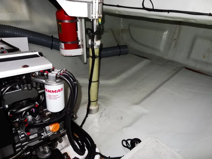 Salty Kiss Yacht Photos Pics 