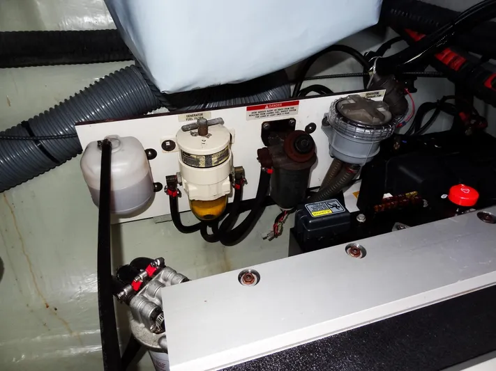 Salty Kiss Yacht Photos Pics 