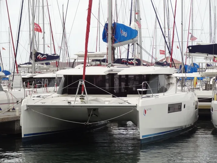 Salty Kiss Yacht Photos Pics 