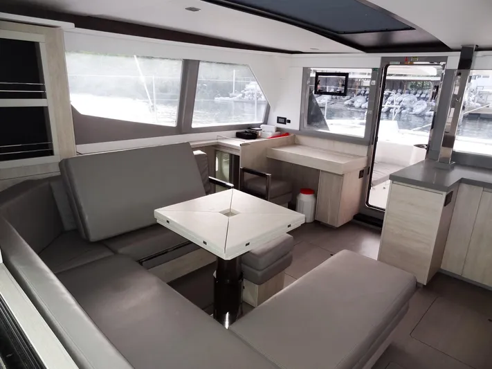 Salty Kiss Yacht Photos Pics 