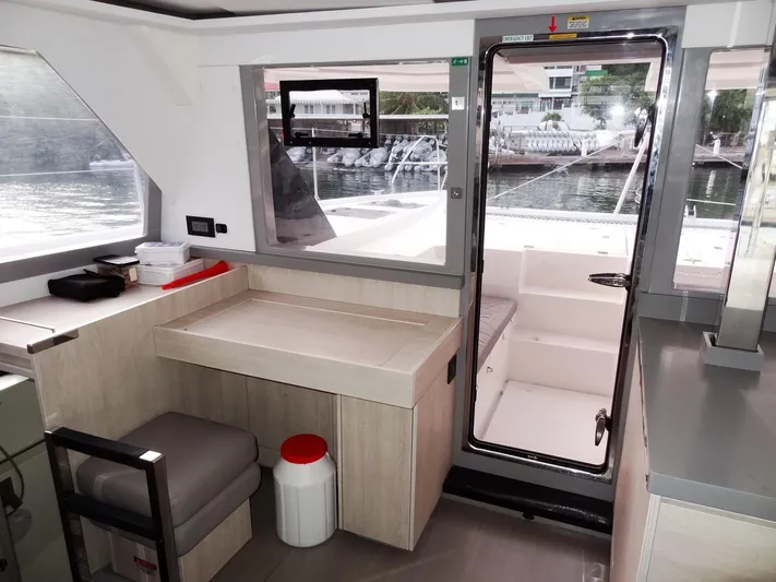 Salty Kiss Yacht Photos Pics 