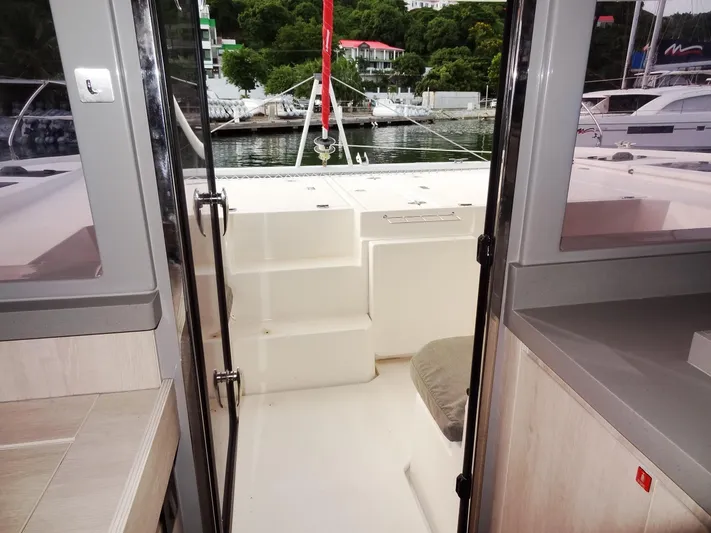 Salty Kiss Yacht Photos Pics 