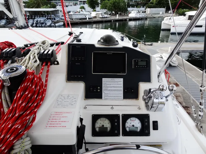 Salty Kiss Yacht Photos Pics 