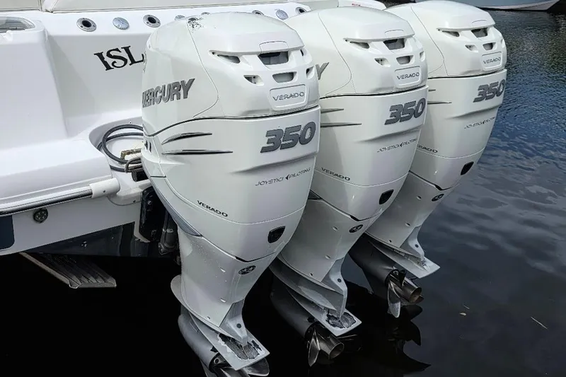  Yacht Photos Pics Triple Mercury 350 Verado engines on a 2016 Boston Whaler 370 Outrage boat.
