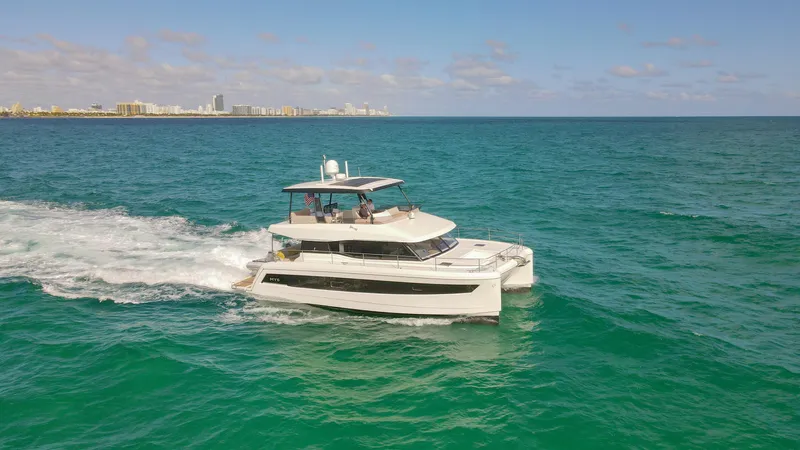 Hawkeye Yacht Photos Pics 