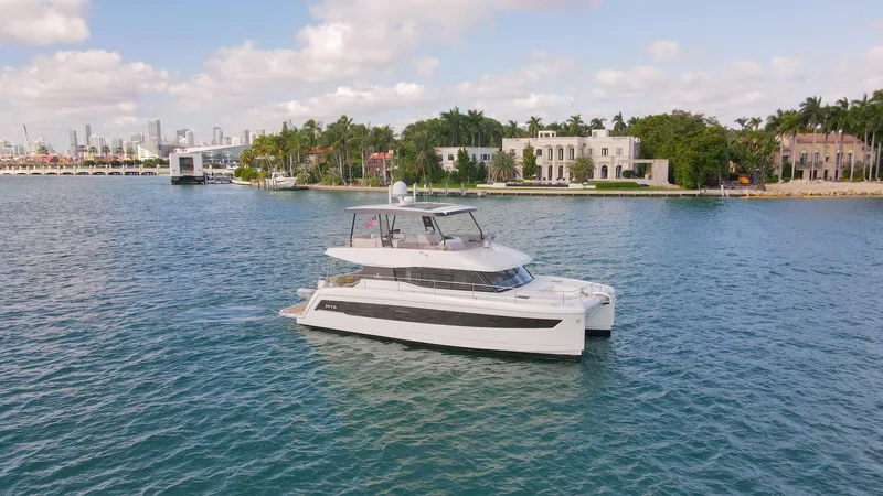 Hawkeye Yacht Photos Pics 