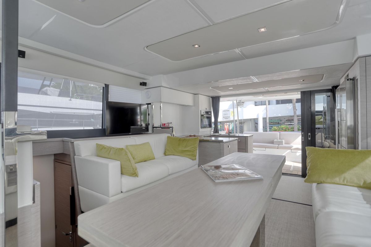 2022 Fountaine Pajot 44 