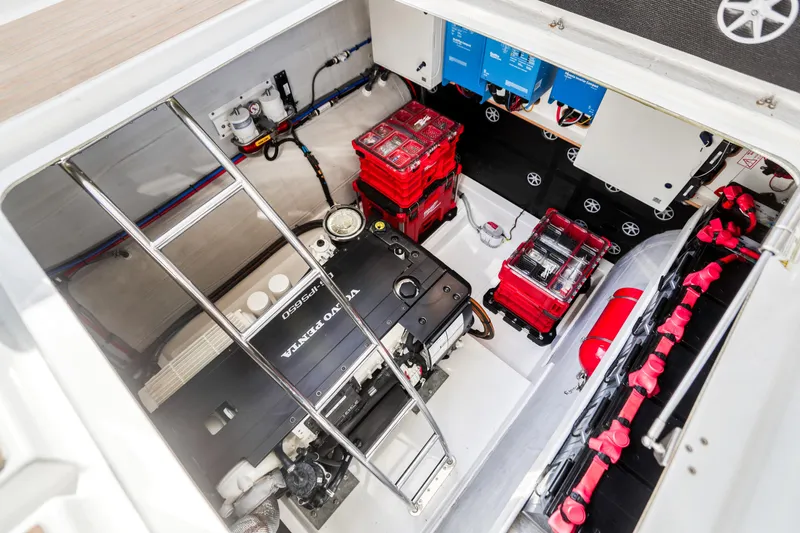 Hawkeye Yacht Photos Pics 