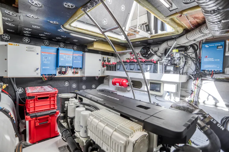 Hawkeye Yacht Photos Pics 